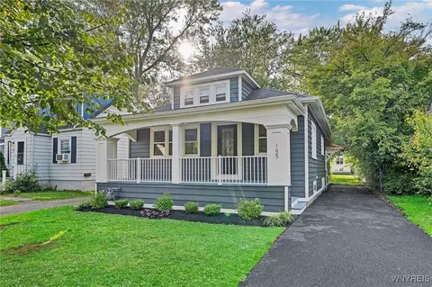 155 Royal Pkwy E, Amherst, NY 14221