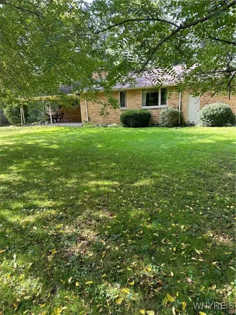 820 River Rd, Porter, NY 14174