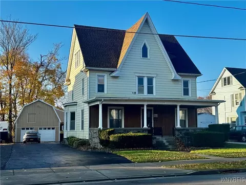 2818 Main St, Newfane, NY 14108