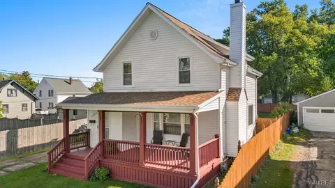17 Lorain St, Evans, NY 14006