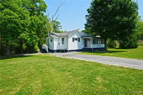 622 Lake St, Evans, NY 14006