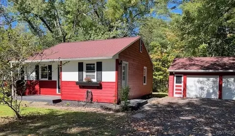 11726 Bullis Rd, Marilla, NY 14102