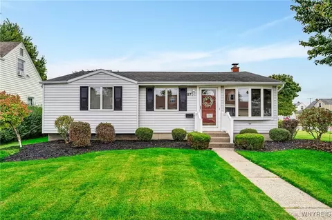 87 Applewood Rd, Cheektowaga, NY 14225