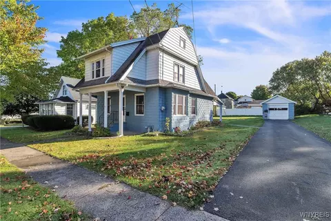 11 Churchill St, Newstead, NY 14001