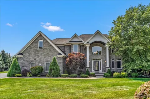 48 Alexia Ct, Amherst, NY 14221