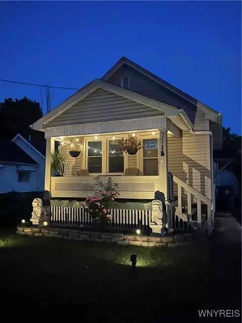 3257 Ontario Ave, Niagara Falls, NY 14305