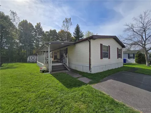 291 Sunset Dr, Holley, NY 14470