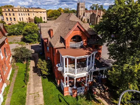 622 Pine Ave, Niagara Falls, NY 14301