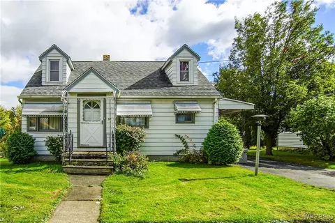 51 Bright St, Cheektowaga, NY 14206