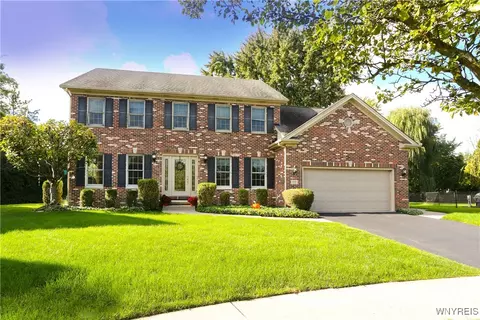 111 Thomas Jefferson Ln, Amherst, NY 14226