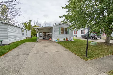 874 Thomas Ln, Evans, NY 14006