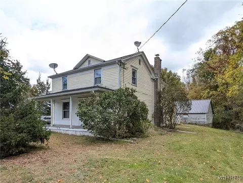 2437 County Line Rd, Ridgeway, NY 14012