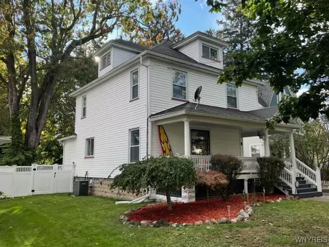 4 Park Ave, Batavia, NY 14020