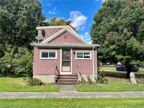 8 Mechanic St, Silver Springs, NY 14550