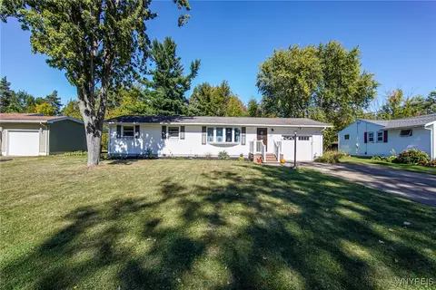57 Sunset Blvd, Evans, NY 14006