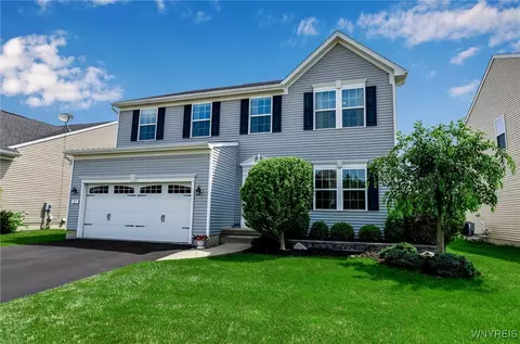 83 Waterway Ln, Amherst, NY 14228