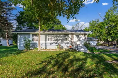 621 Harris Hill Rd, Lancaster, NY 14086