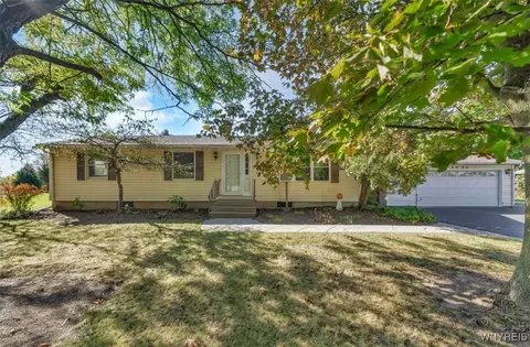 5060 Grove St, Sanborn, NY 14132