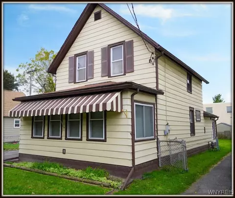 150 Thompson St, North Tonawanda, NY 14120