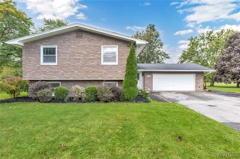 6136 Townline Rd, Lockport, NY 14094