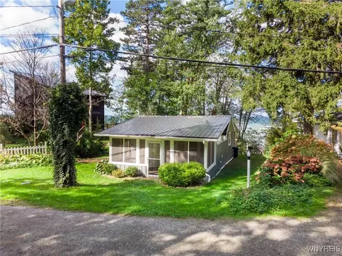10130 Greenhills Dr, Portland, NY 14769