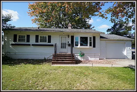 89 Follette Ln, Tonawanda, NY 14150