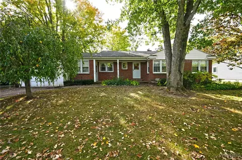 4113 Beaubein Dr, Hamburg, NY 14075