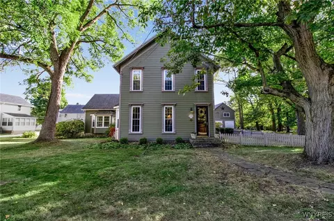 10685 S Park Ave, Clarence, NY 14031