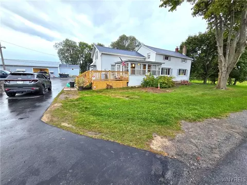 829 Moscow Rd, Hamlin, NY 14464