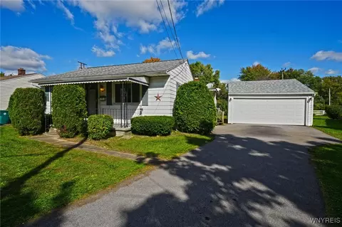 114 Oakwood Ter, North Tonawanda, NY 14120