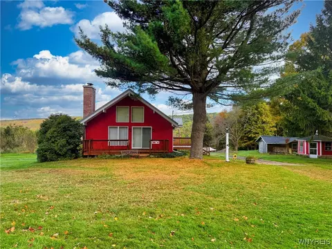 9854 Ritter Rd, New Albion, NY 14719