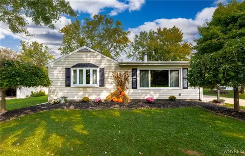 34 Taft Ave, Lancaster, NY 14086