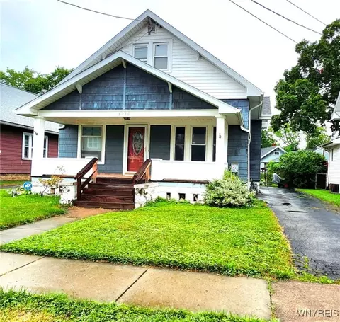 8730 Mang Ave, Niagara Falls, NY 14304