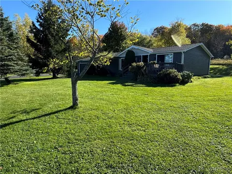 1993 Clear Meadow Dr, Freedom, NY 14065