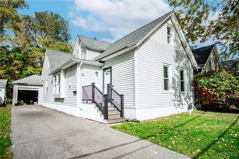 30 Glenwood Ave, Tonawanda, NY 14150
