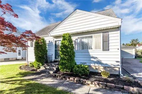 68 Canisius Ct, Depew, NY 14043