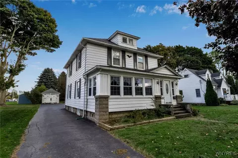 77 Cedar St, Newstead, NY 14001