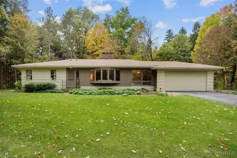 6860 Cole Rd, Orchard Park, NY 14127