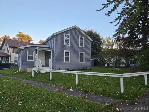 34 Pound St, Lockport, NY 14094