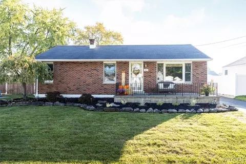 1071 99th St, Niagara Falls, NY 14304