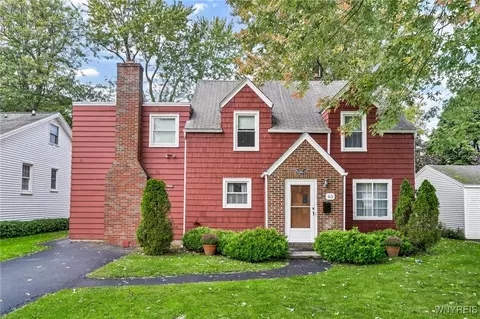 63 Oakland Rd, Amherst, NY 14221