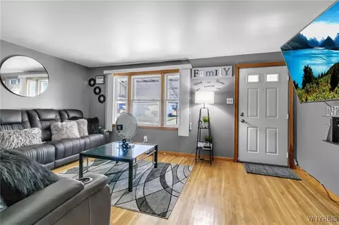 261 Currier Ave, Sloan, NY 14212 photo 4
