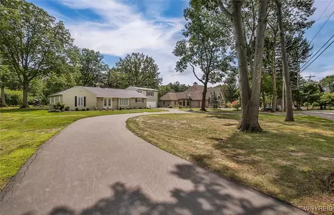 610 Mountain View Dr, Lewiston, NY 14092