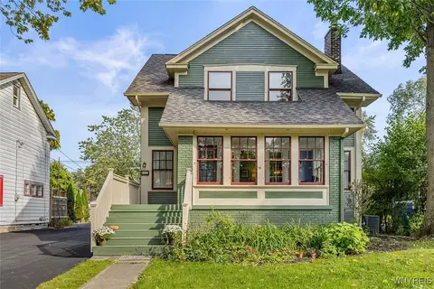 182 Washington Hwy, Amherst, NY 14226