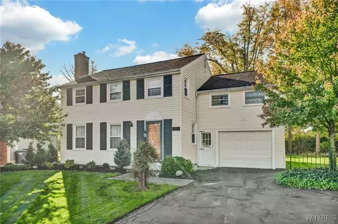 106 Park Forest Dr, Amherst, NY 14221