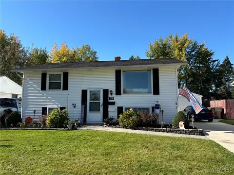 58 Mayberry Dr W, Cheektowaga, NY 14227