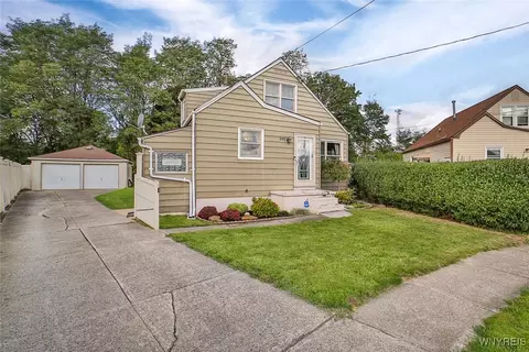 392 Weimar St, Buffalo, NY 14206