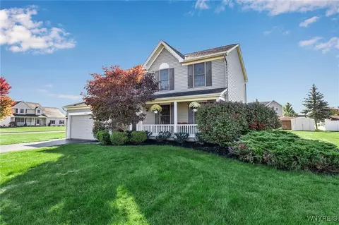 8973 Amy Leigh Ln, Clarence Center, NY 14032