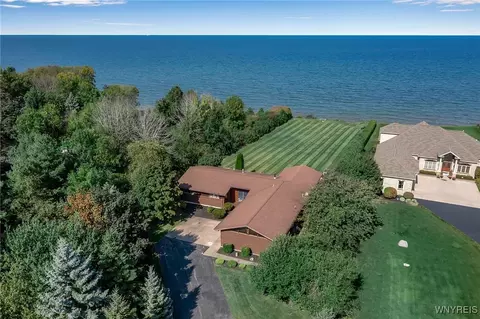 2573 Lake Rd, Porter, NY 14131