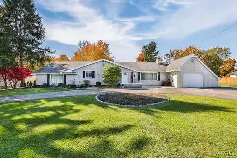 4440 Gunnville Rd, Clarence, NY 14031